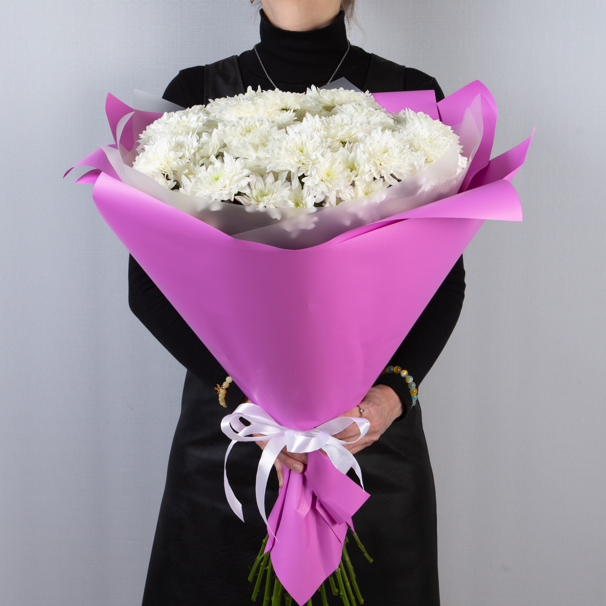 Букет 21 белая кустовая хризантема