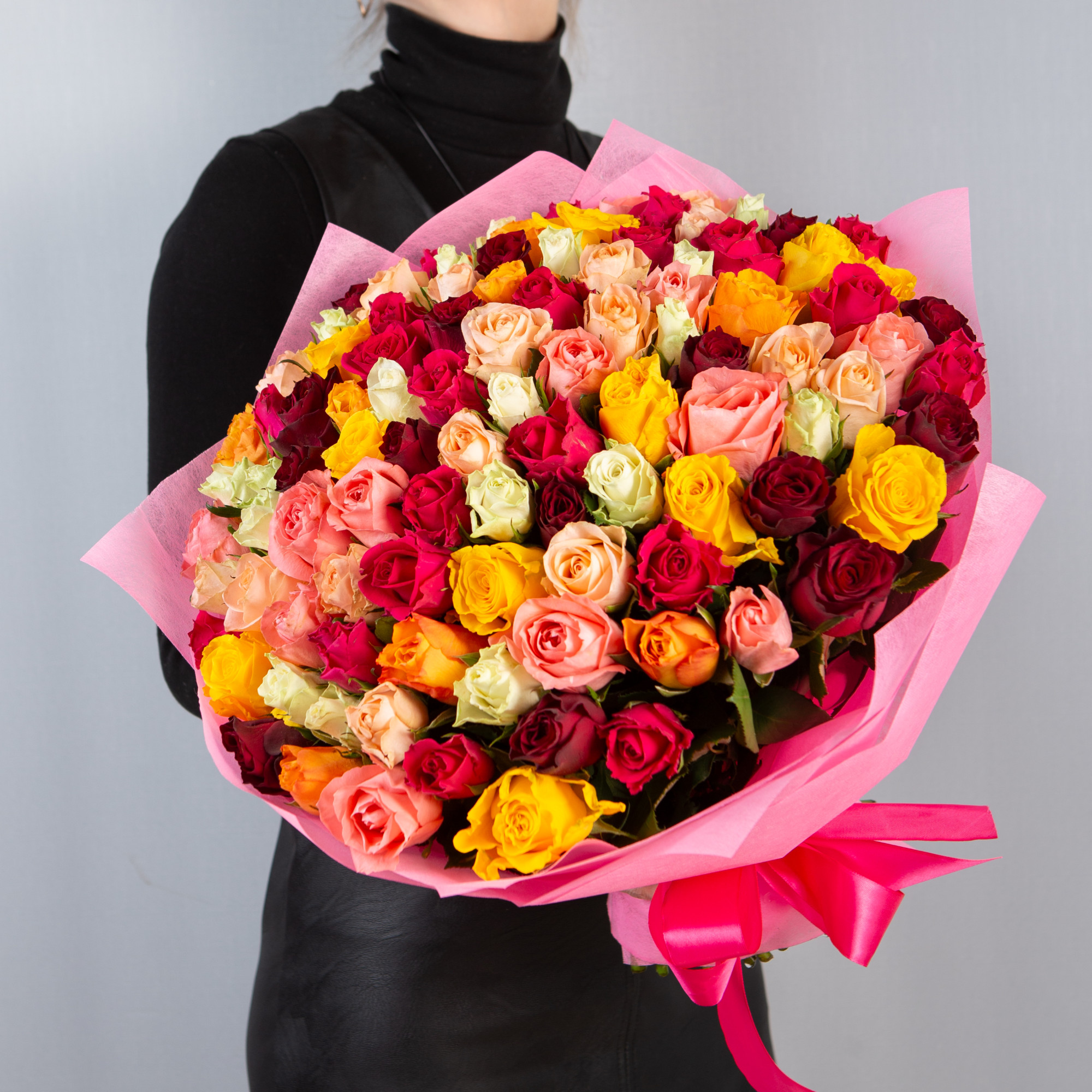 Букет 101 роза Кения микс 40 см  в упаковке