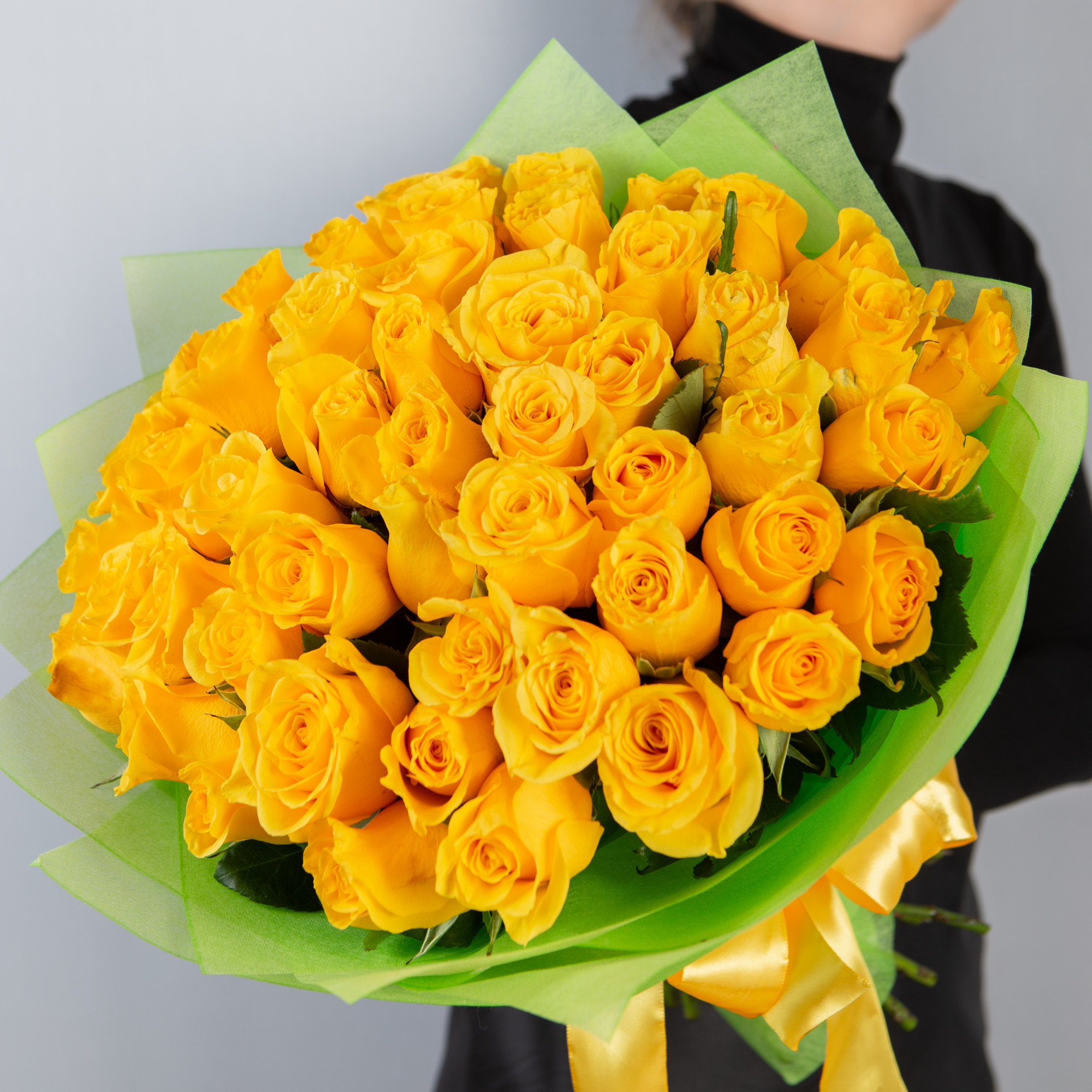 Букет 51 желтая роза Кения 40 см в упаковке