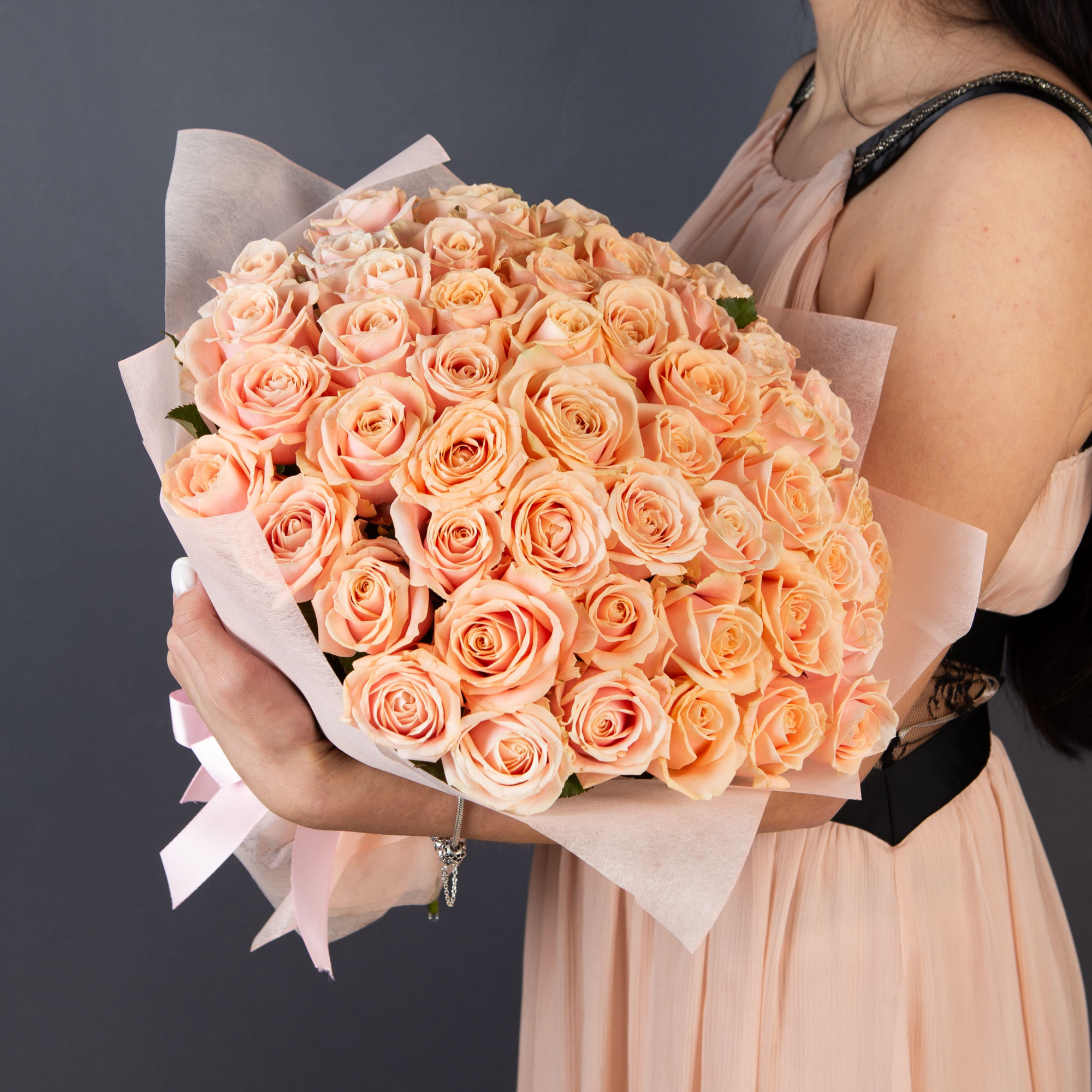 Букет 51 нюдовая роза 40см