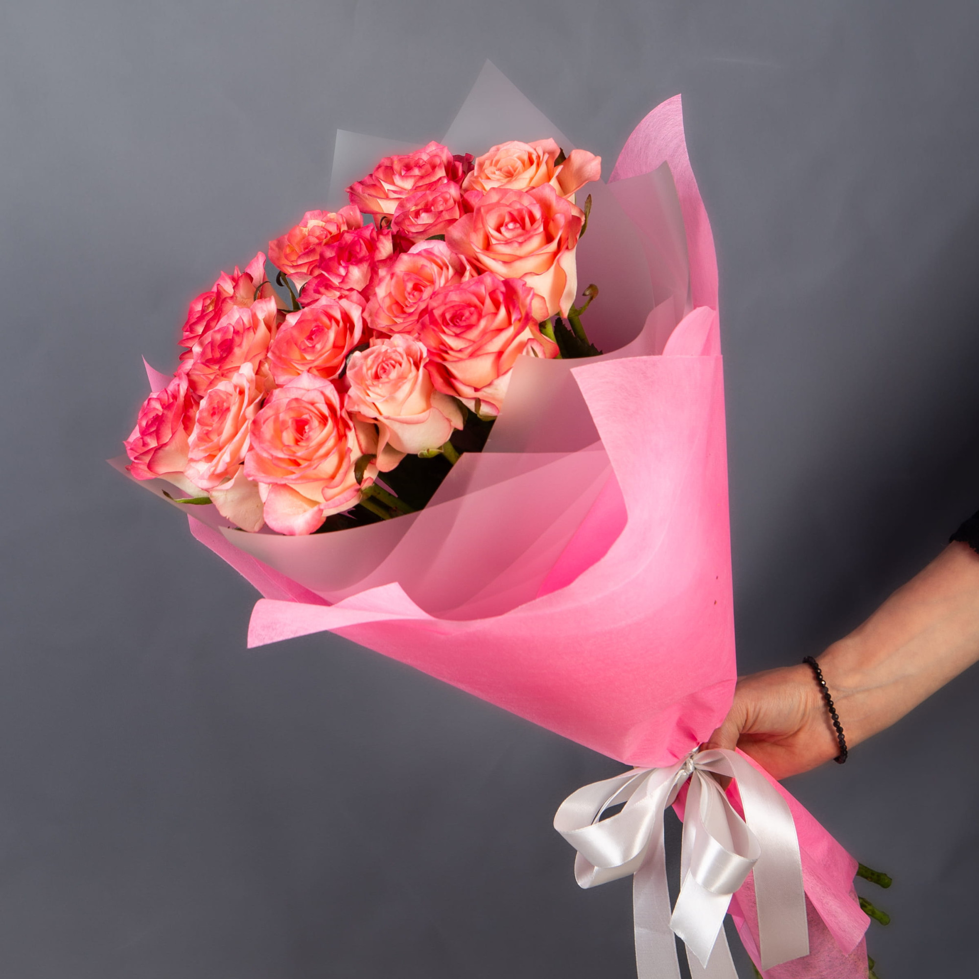 Букет 15 розовых роз с каймой  50см.