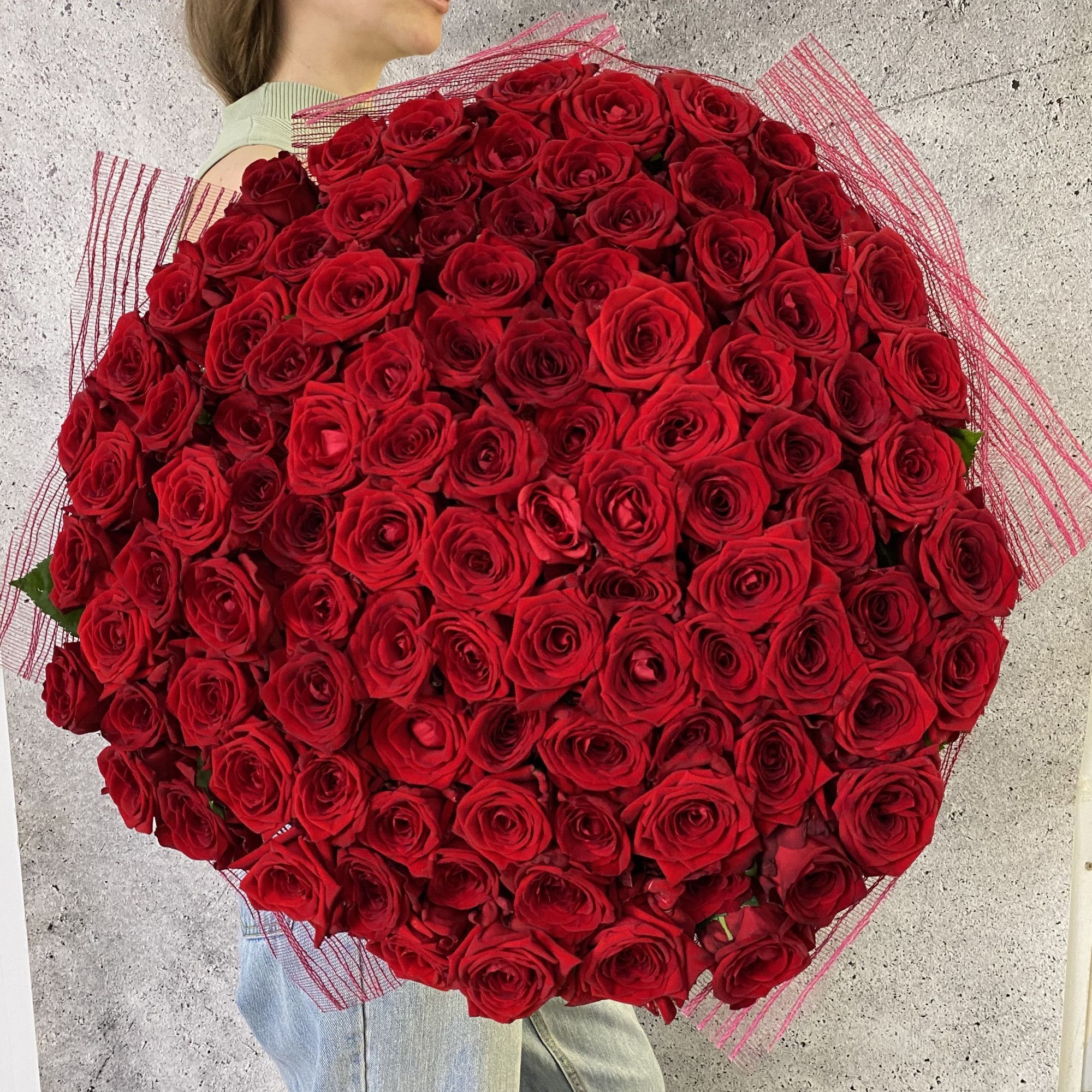 Букет 101 красная роза 70см