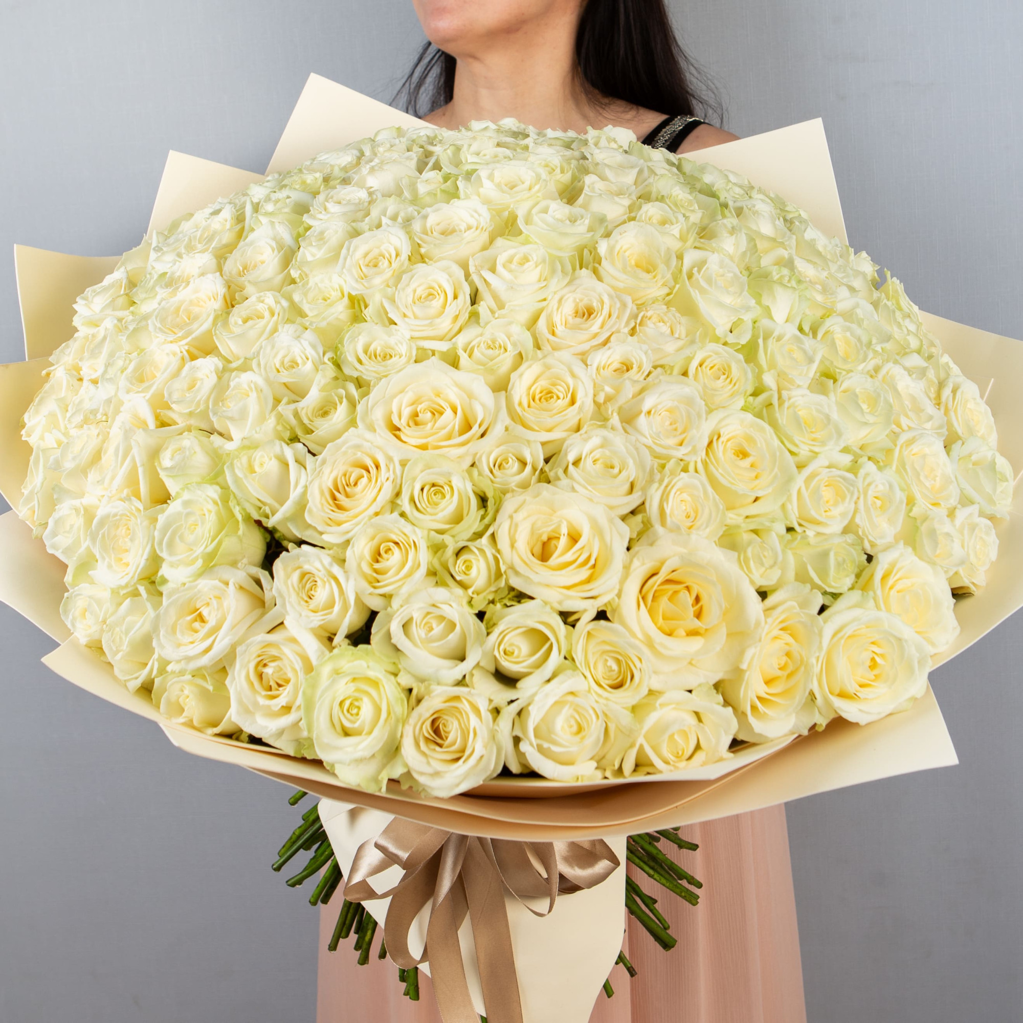 Букет 151 белая роза 60 см