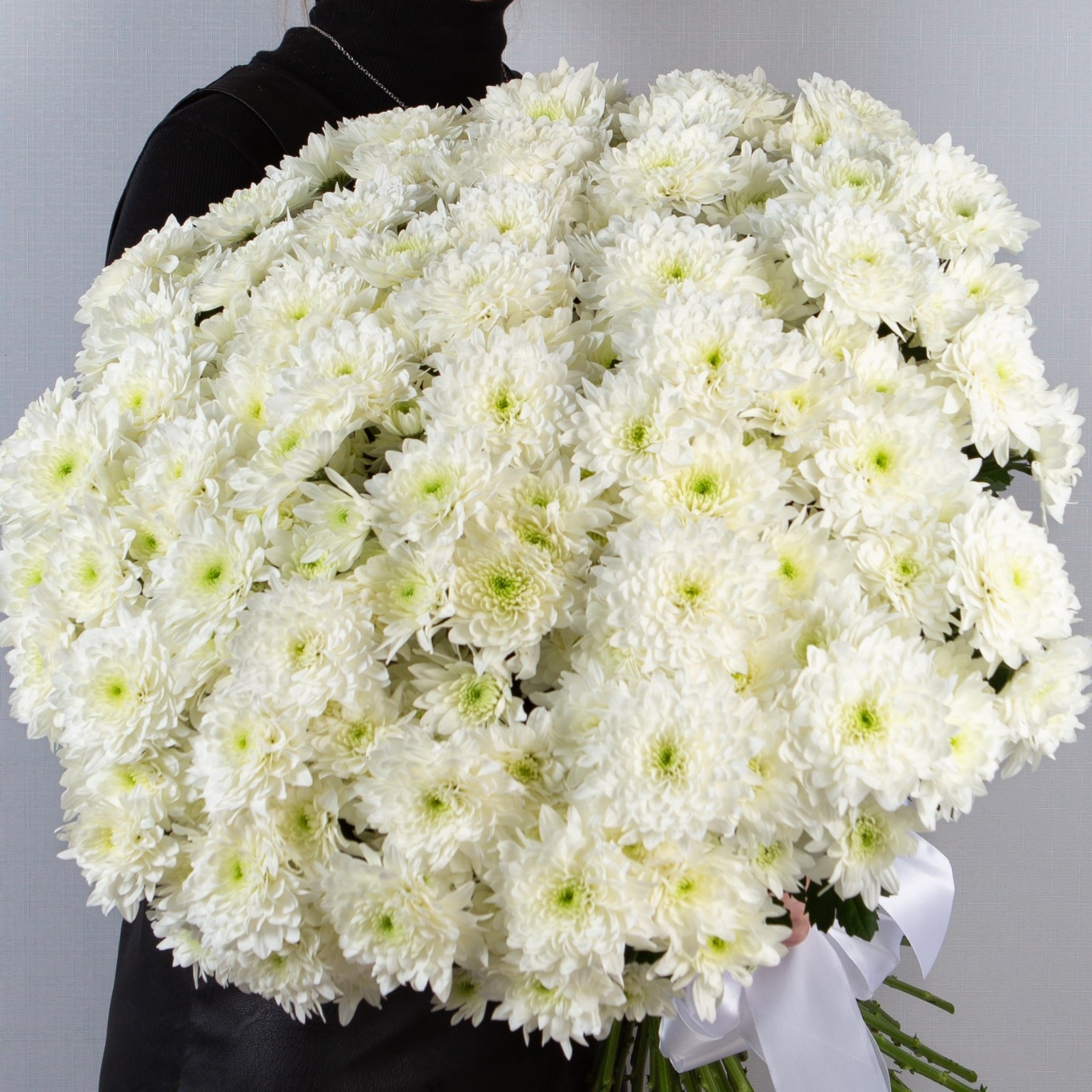 Букет облако из 51 хризантемы