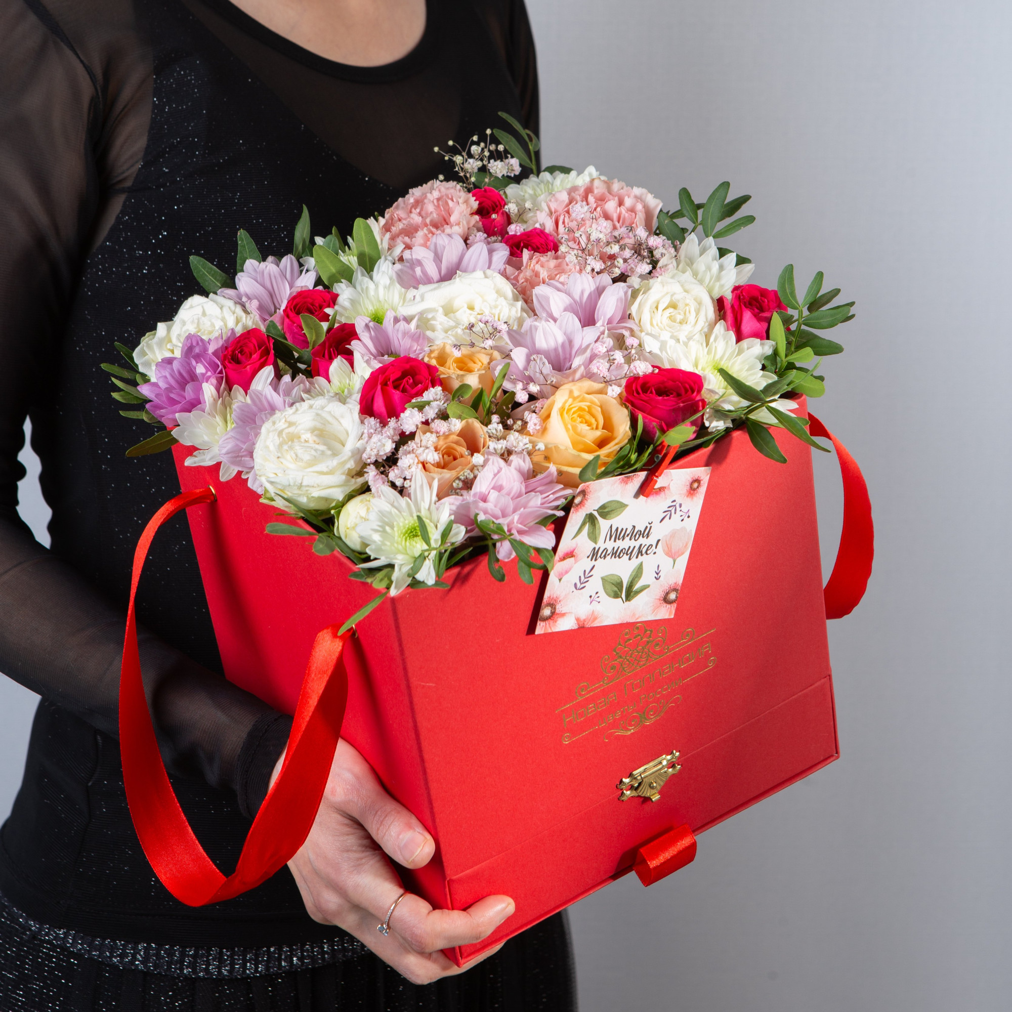 Коробка квадратная красная акция