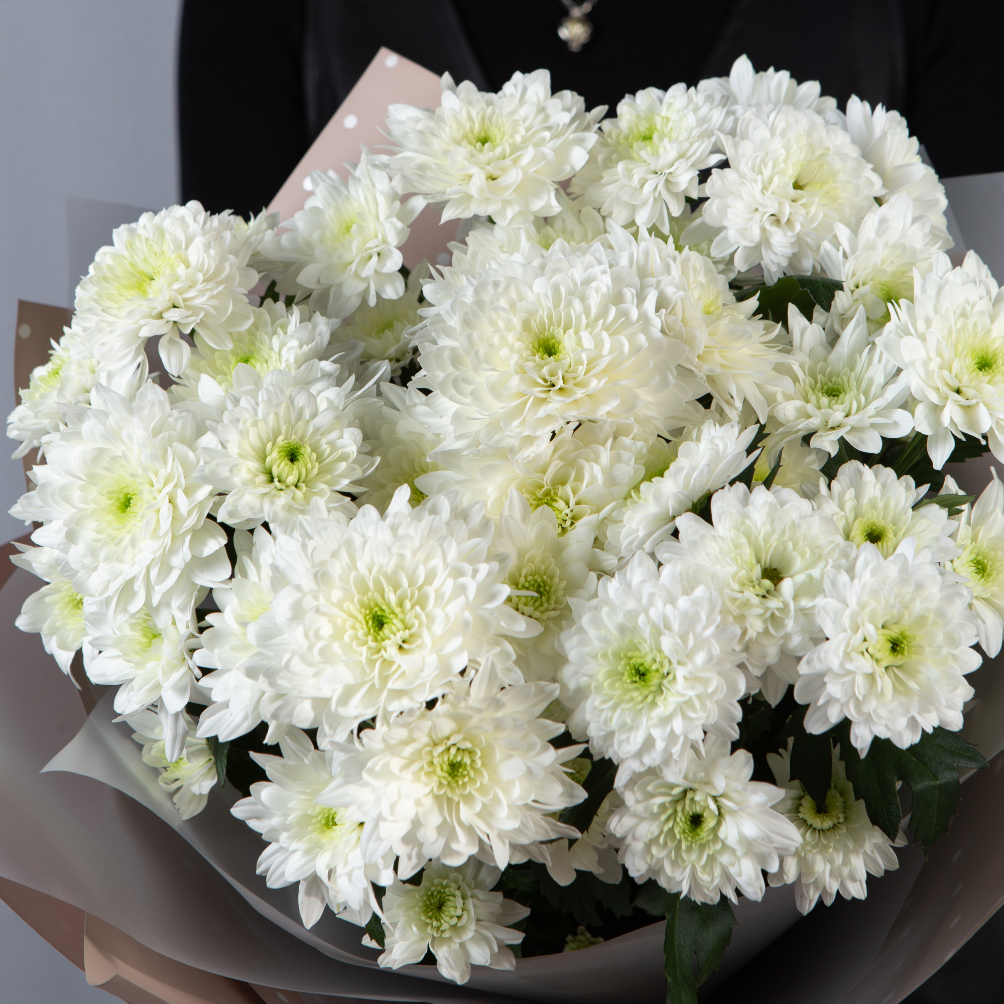 Букет 9 белых кустовых хризантем