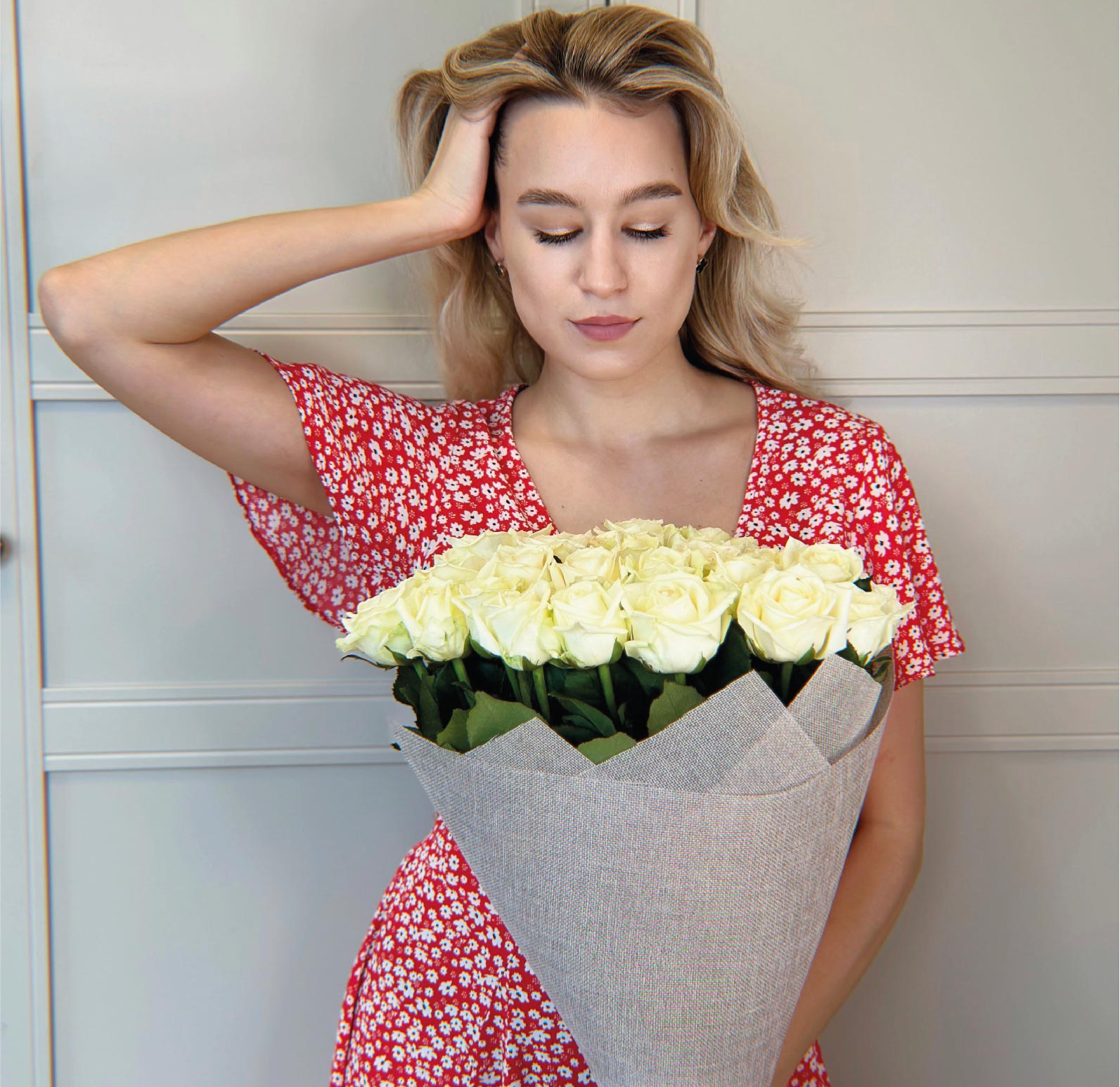 Букет 31 белая роза 70 см