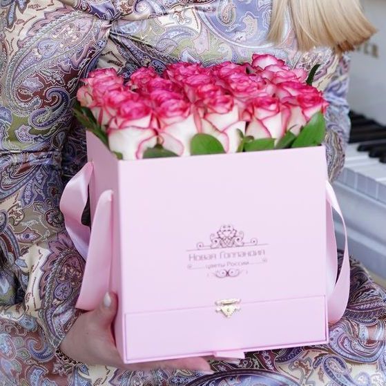 Розовая коробка шкатулка 25 розовых роз Raffaello в подарок №391