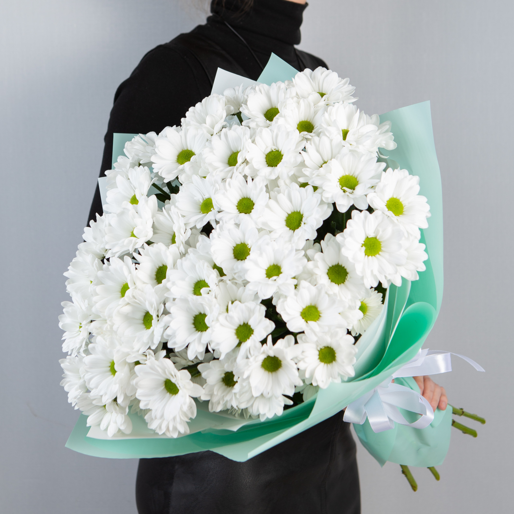 Букет 9 белых ромашковых хризантем