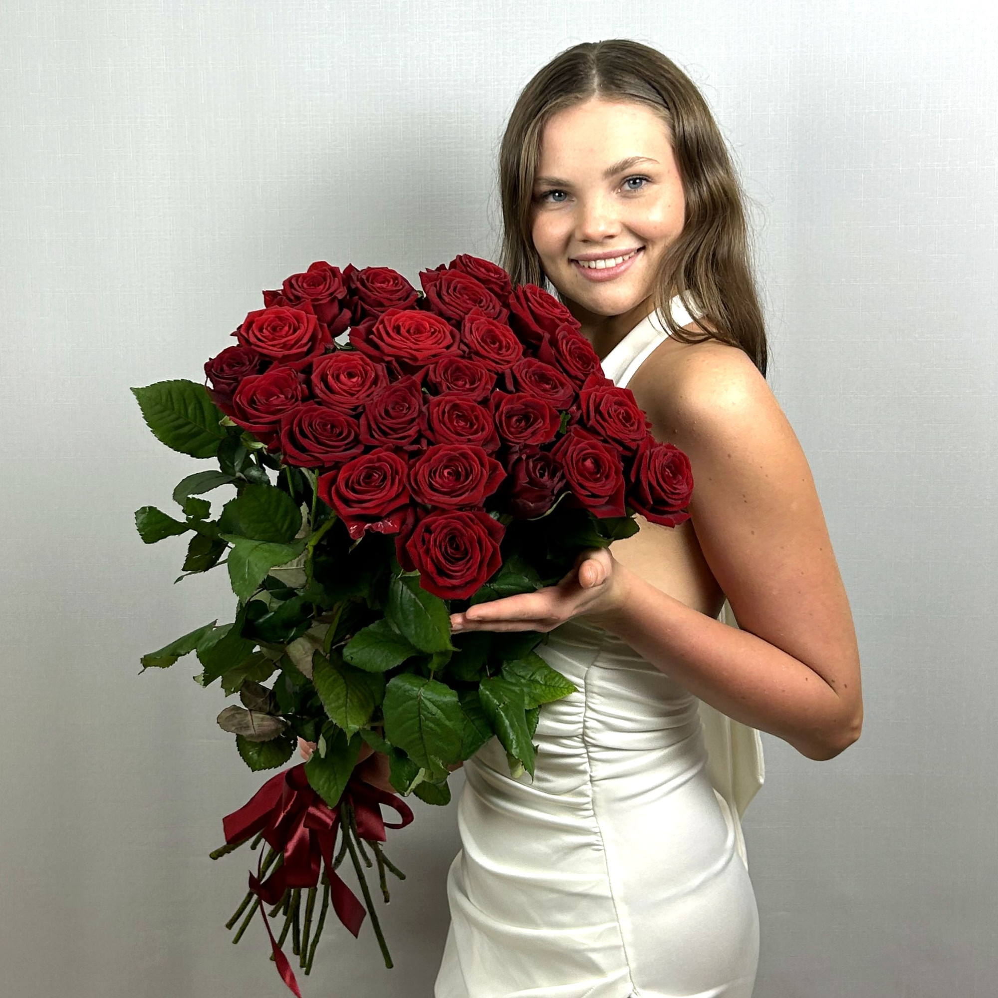 Букет 25 красных роз 70 см