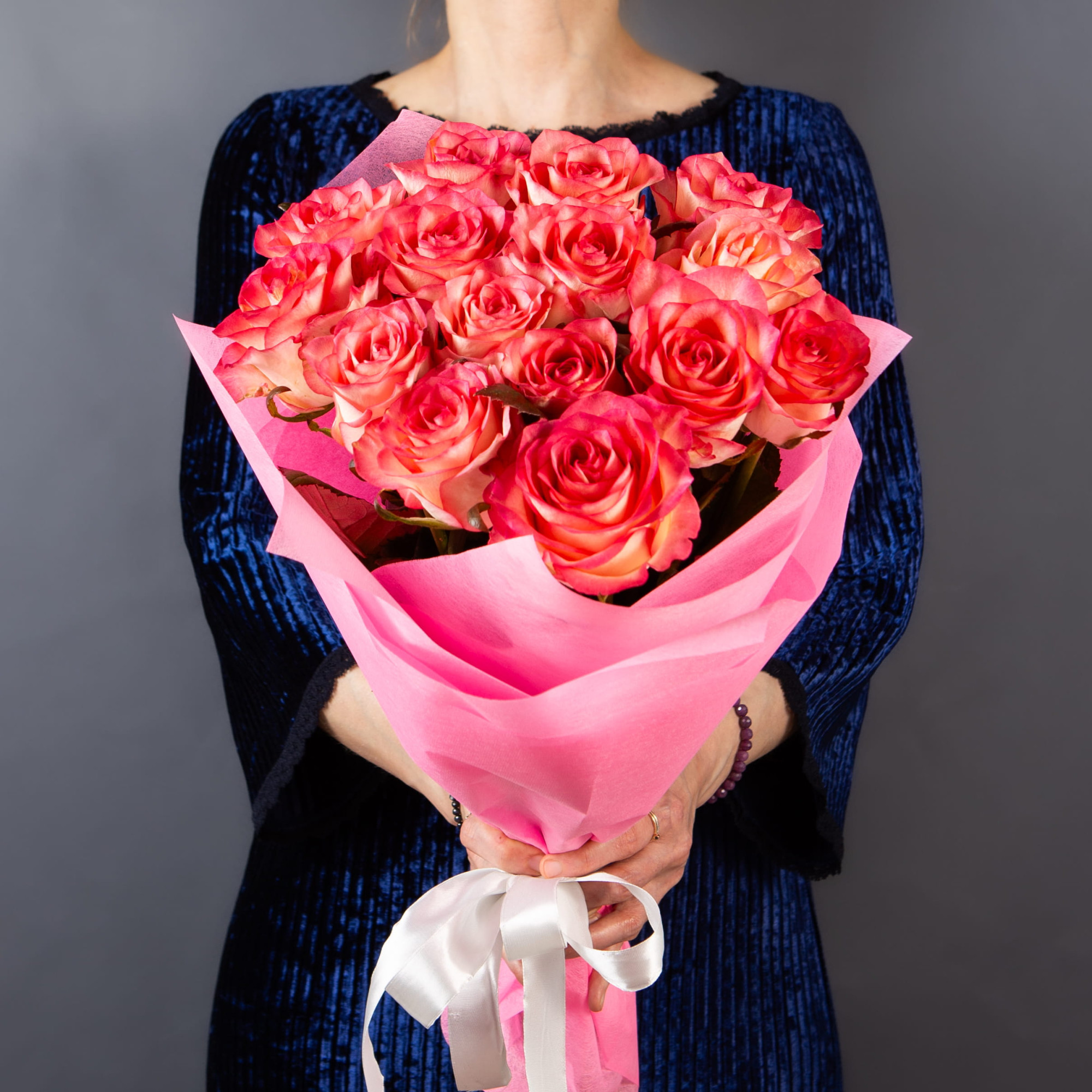 Букет 15 розовых роз 60 см