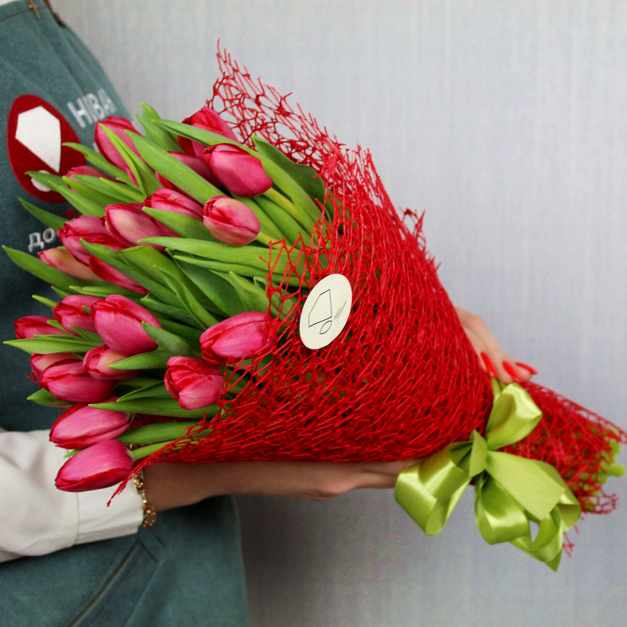 Букет 25 красных Тюльпанов