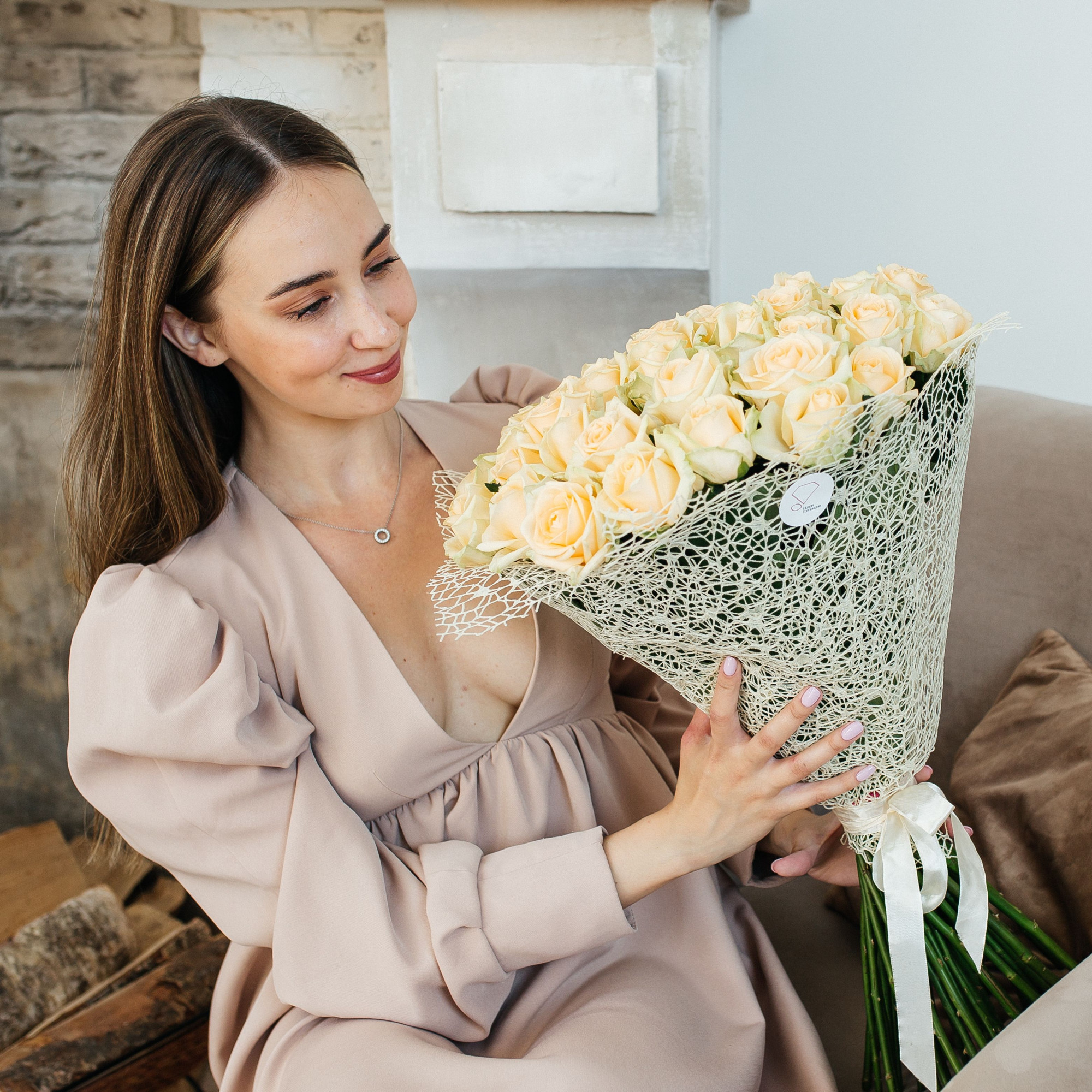 Букет 51 кремовая  роза 70 см