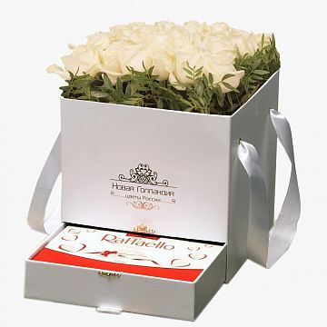 Белая коробка шкатулка 25 белых роз Raffaello в подарок №398