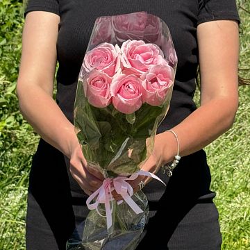 Букет из 5 розовых роз