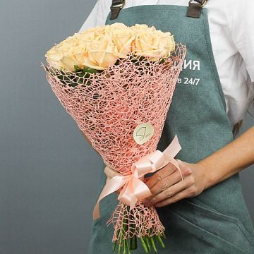 Букет 21 кремовая роза 50см.