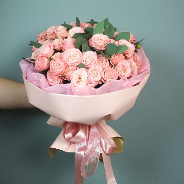 Букет 11 розовых пионовидных кустовых роз