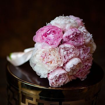 Букет невесты из пионов