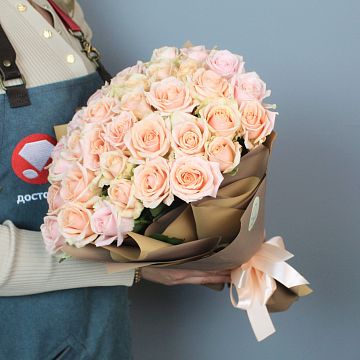 Букет 35 нюдовых роз 40 см