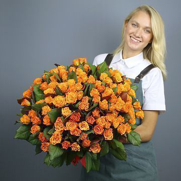 Букет 101 оранжевая роза 50 см