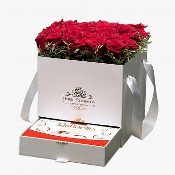 Белая коробка шкатулка 25 красных роз Raffaello в подарок №400