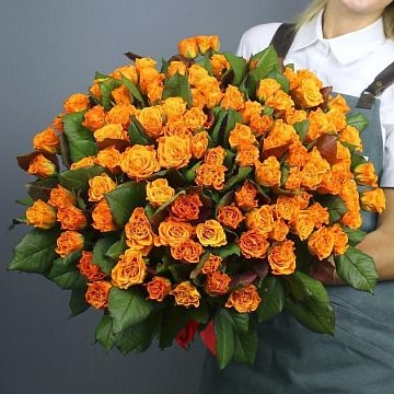 Букет 101 оранжевая роза 35-40 см