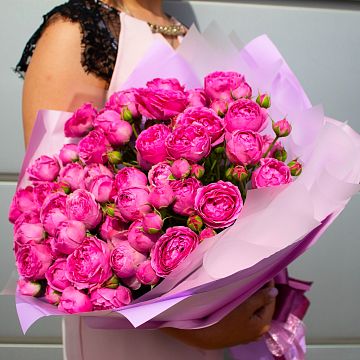 Букет из 9 розовых кустовых пионовидных роз Misty Bubbles